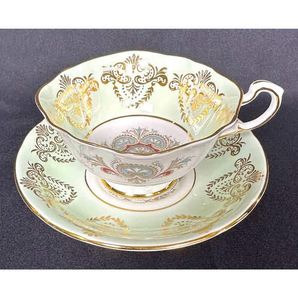 Paragon by Appointment to her Majesty the Queen Teacup & Saucer w/Gold Accents! - Picture 2 of 10